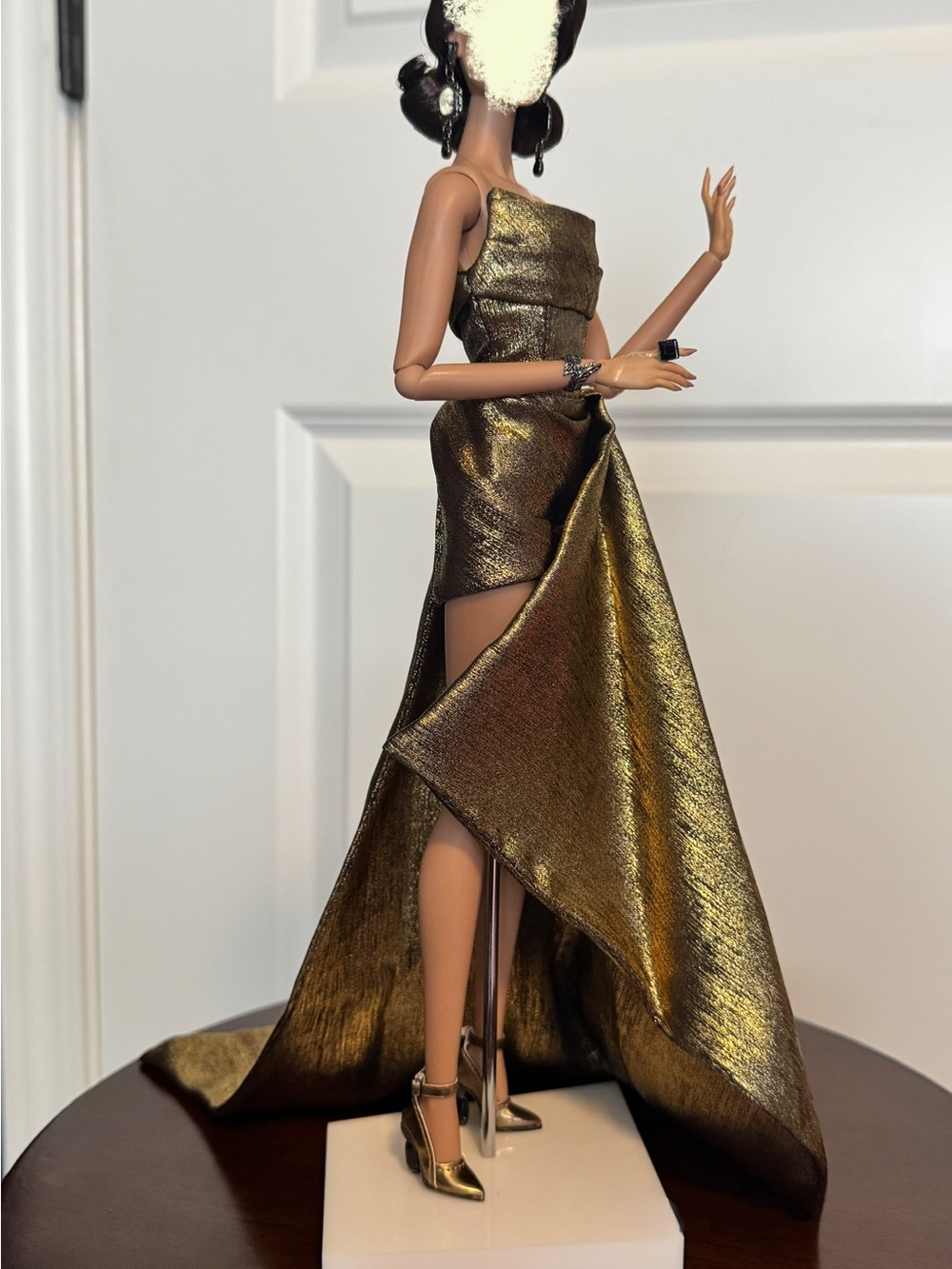 Integrity toys Gold Metallic High-Low Draped dress, Doll not included ***